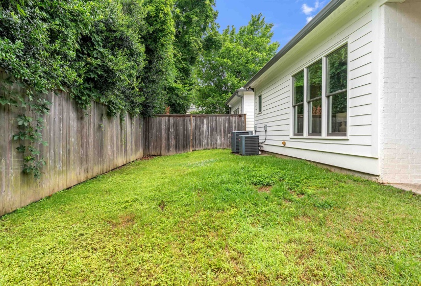 4167 MEADE VILLAGE CV, Memphis, Tennessee 38117, 5 Bedroom Bedrooms, 8 Room Rooms,4 BathroomBathrooms,Residential,For Sale,MEADE VILLAGE,0,10229648