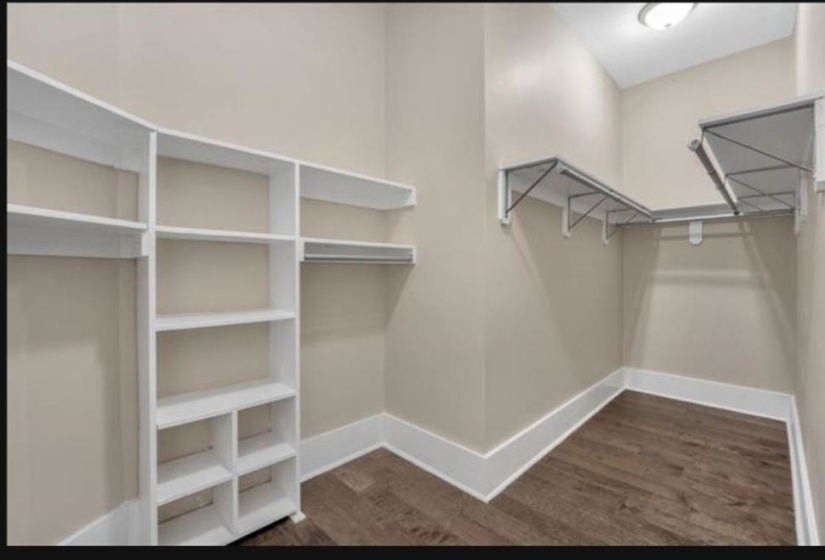 31 MORRISON ST, Memphis, Tennessee 38104, 5 Bedroom Bedrooms, 11 Room Rooms,3.1 BathroomBathrooms,Residential,For Sale,MORRISON,0,10229652