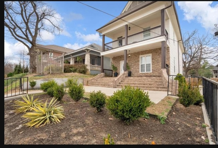 31 MORRISON ST, Memphis, Tennessee 38104, 5 Bedroom Bedrooms, 11 Room Rooms,3.1 BathroomBathrooms,Residential,For Sale,MORRISON,0,10229652