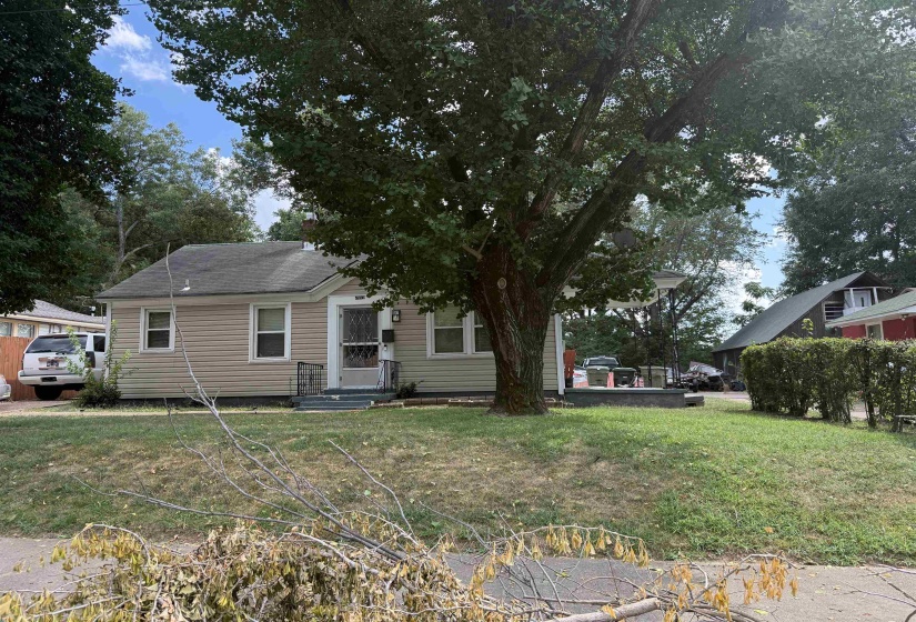 2609 DUNN AVE, Memphis, Tennessee 38114, 2 Bedroom Bedrooms, 5 Room Rooms,1 BathroomBathrooms,Residential,For Sale,DUNN,0,10229653