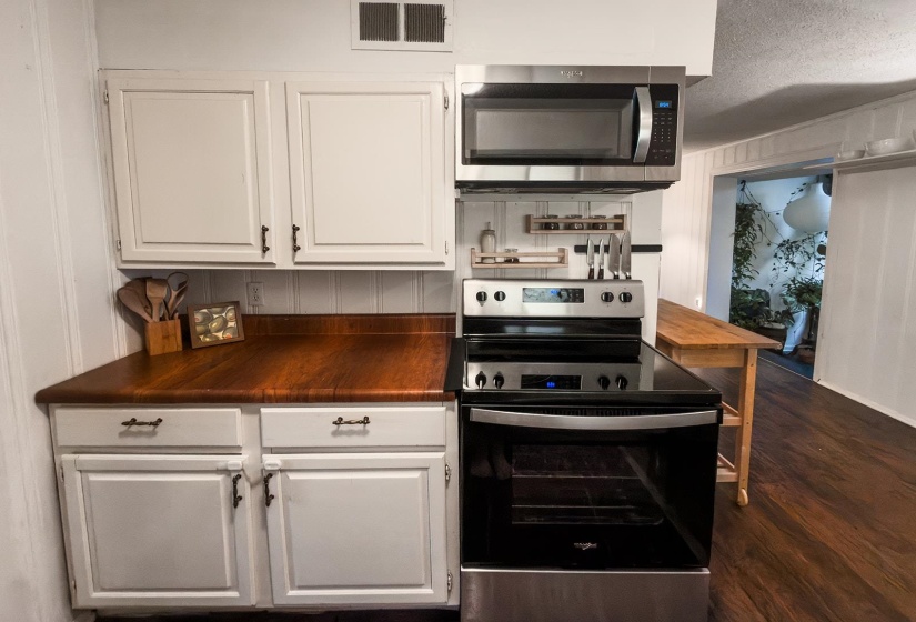 1941 EDWARD AVE, Memphis, Tennessee 38107, 4 Bedroom Bedrooms, 8 Room Rooms,2.1 BathroomBathrooms,Residential,For Sale,EDWARD,0,10229656
