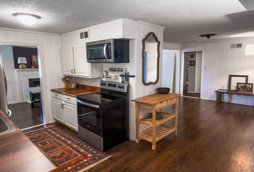 1941 EDWARD AVE, Memphis, Tennessee 38107, 4 Bedroom Bedrooms, 8 Room Rooms,2.1 BathroomBathrooms,Residential,For Sale,EDWARD,0,10229656