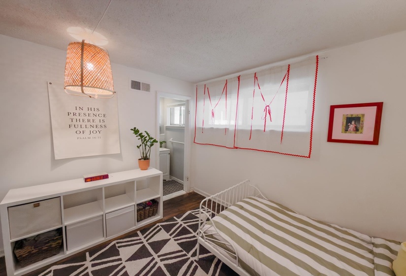 1941 EDWARD AVE, Memphis, Tennessee 38107, 4 Bedroom Bedrooms, 8 Room Rooms,2.1 BathroomBathrooms,Residential,For Sale,EDWARD,0,10229656