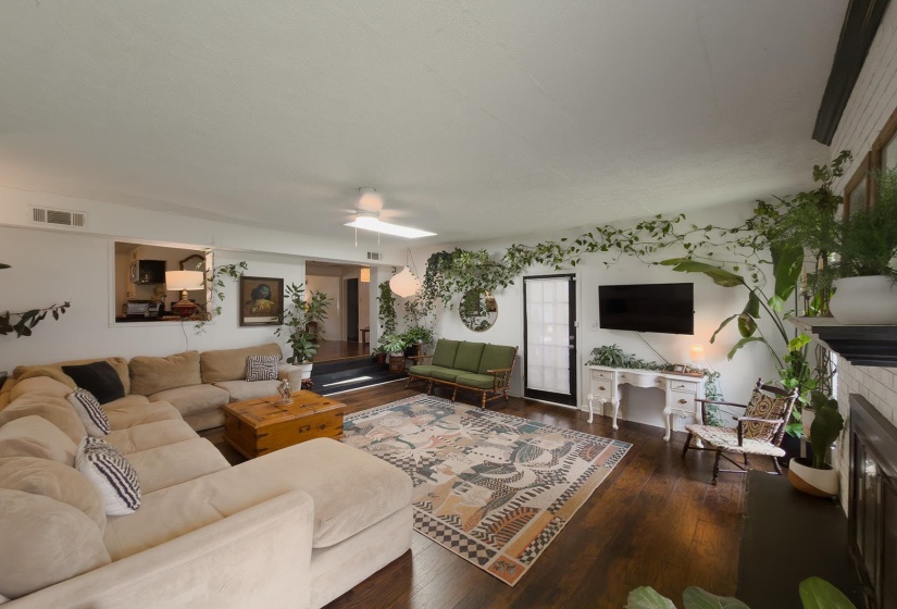 1941 EDWARD AVE, Memphis, Tennessee 38107, 4 Bedroom Bedrooms, 8 Room Rooms,2.1 BathroomBathrooms,Residential,For Sale,EDWARD,0,10229656
