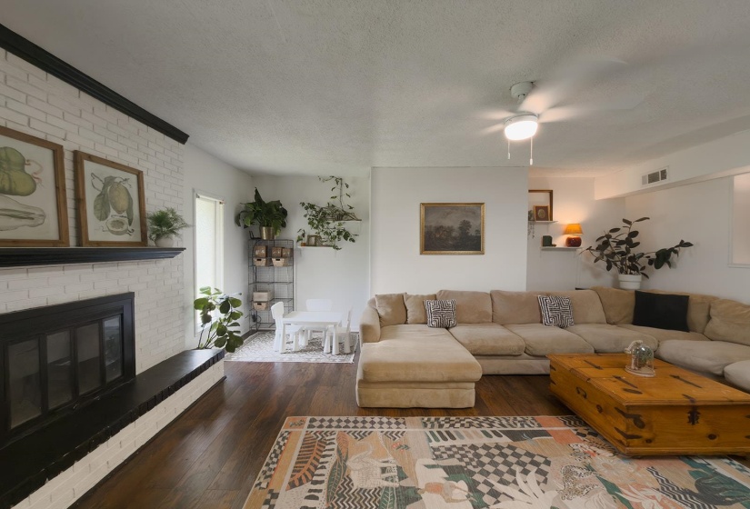 1941 EDWARD AVE, Memphis, Tennessee 38107, 4 Bedroom Bedrooms, 8 Room Rooms,2.1 BathroomBathrooms,Residential,For Sale,EDWARD,0,10229656