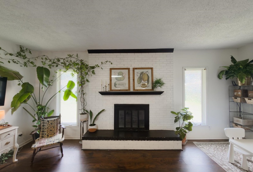 1941 EDWARD AVE, Memphis, Tennessee 38107, 4 Bedroom Bedrooms, 8 Room Rooms,2.1 BathroomBathrooms,Residential,For Sale,EDWARD,0,10229656