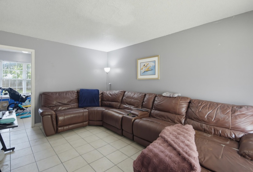4351 HUNTERS GLEN ST, Unincorporated, Tennessee 38128, 3 Bedroom Bedrooms, 6 Room Rooms,2 BathroomBathrooms,Residential,For Sale,HUNTERS GLEN,0,10229659