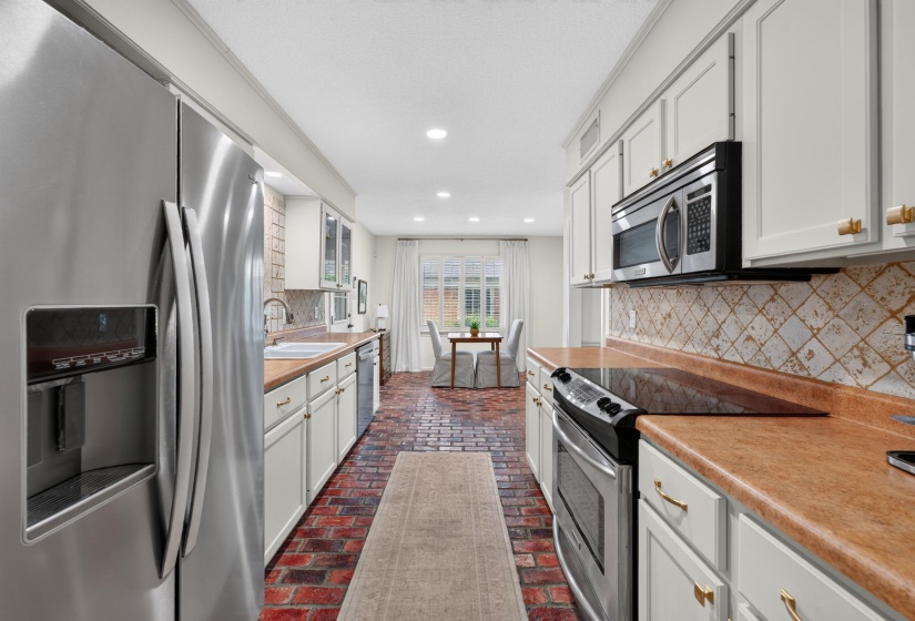 1897 ALLENBY RD, Germantown, Tennessee 38139, 3 Bedroom Bedrooms, 6 Room Rooms,2 BathroomBathrooms,Residential,For Sale,ALLENBY,0,10229661