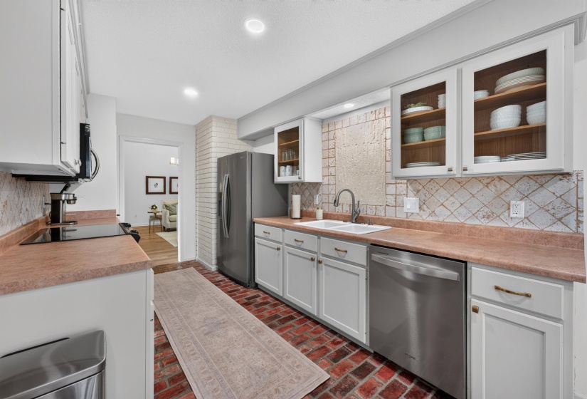 1897 ALLENBY RD, Germantown, Tennessee 38139, 3 Bedroom Bedrooms, 6 Room Rooms,2 BathroomBathrooms,Residential,For Sale,ALLENBY,0,10229661
