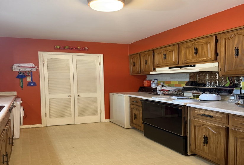 4785 LAKERIDGE DR, Memphis, Tennessee 38109, 2 Bedroom Bedrooms, 5 Room Rooms,1.1 BathroomBathrooms,Residential,For Sale,LAKERIDGE,0,10229662