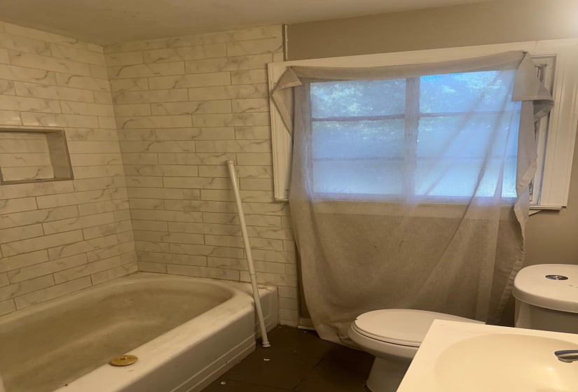 4448 DUNN AVE, Memphis, Tennessee 38117, 3 Bedroom Bedrooms, 6 Room Rooms,1 BathroomBathrooms,Residential,For Sale,DUNN,0,10229663