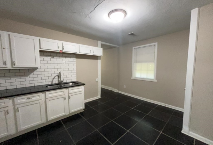 753 LIPFORD ST, Memphis, Tennessee 38112, 3 Bedroom Bedrooms, 8 Room Rooms,2 BathroomBathrooms,Residential,For Sale,LIPFORD,0,10229670