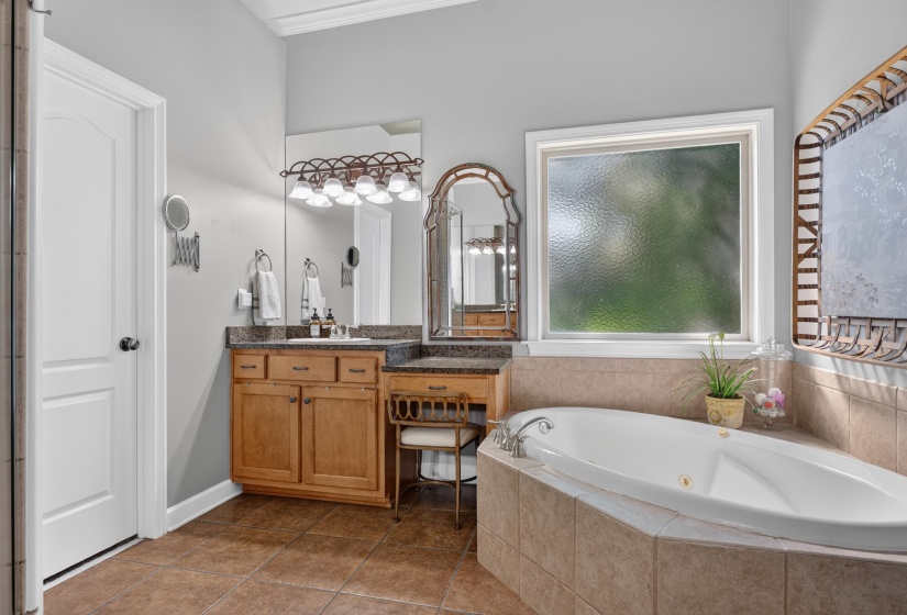 4426 RAVENWOOD OAK DR, Lakeland, Tennessee 38002, 4 Bedroom Bedrooms, 8 Room Rooms,3.1 BathroomBathrooms,Residential,For Sale,RAVENWOOD OAK,0,10229672