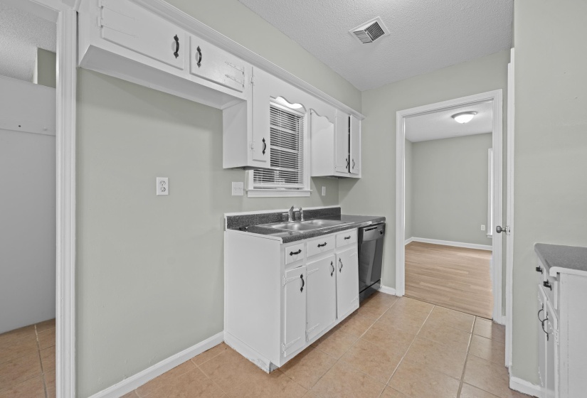 2331 EASTOVER DR, Memphis, Tennessee 38119, 3 Bedroom Bedrooms, 6 Room Rooms,2 BathroomBathrooms,Residential,For Sale,EASTOVER,0,10229674