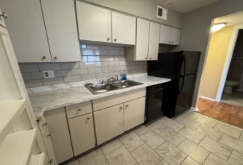 108 BELVEDERE BLVD, Memphis, Tennessee 38104, 2 Bedroom Bedrooms, 4 Room Rooms,1 BathroomBathrooms,Residential,For Sale,BELVEDERE,0,10229678