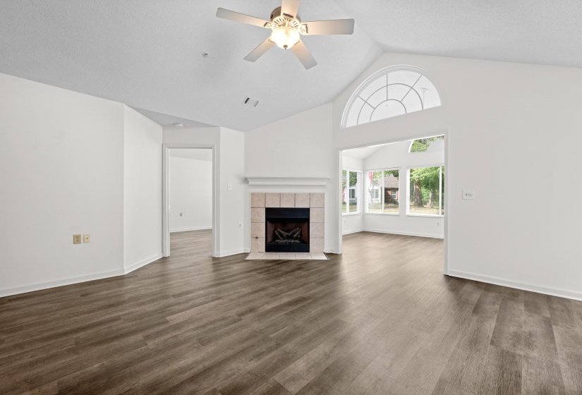 1097 OAK TIMBER CIR, Collierville, Tennessee 38017, 2 Bedroom Bedrooms, 6 Room Rooms,2 BathroomBathrooms,Residential,For Sale,OAK TIMBER,0,10229679