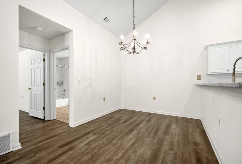1097 OAK TIMBER CIR, Collierville, Tennessee 38017, 2 Bedroom Bedrooms, 6 Room Rooms,2 BathroomBathrooms,Residential,For Sale,OAK TIMBER,0,10229679