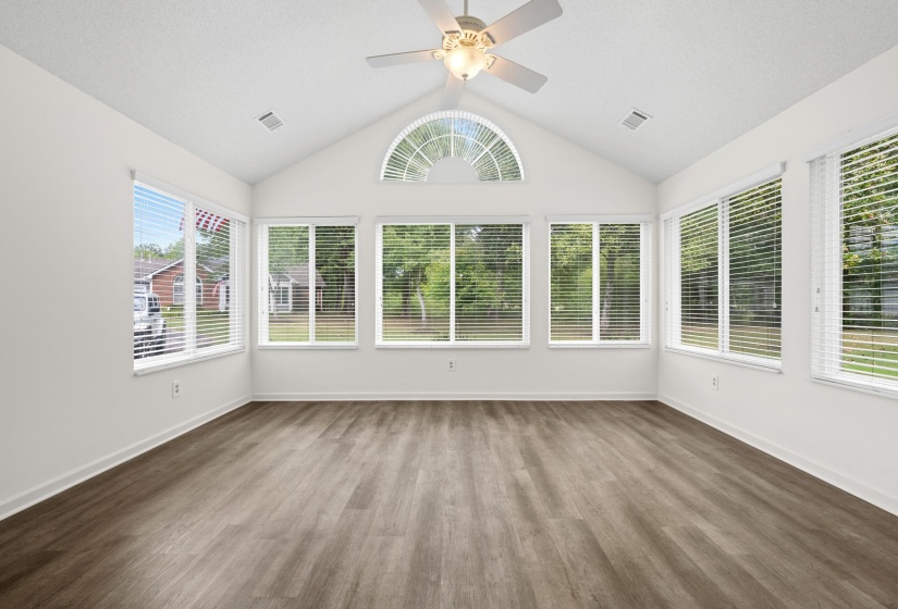 1097 OAK TIMBER CIR, Collierville, Tennessee 38017, 2 Bedroom Bedrooms, 6 Room Rooms,2 BathroomBathrooms,Residential,For Sale,OAK TIMBER,0,10229679