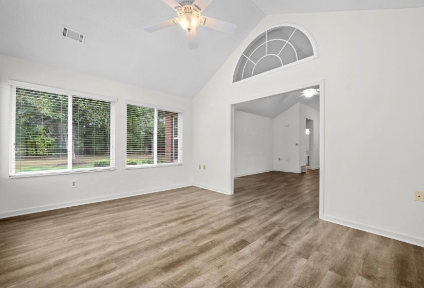 1097 OAK TIMBER CIR, Collierville, Tennessee 38017, 2 Bedroom Bedrooms, 6 Room Rooms,2 BathroomBathrooms,Residential,For Sale,OAK TIMBER,0,10229679