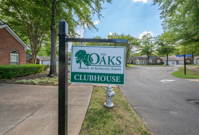 1097 OAK TIMBER CIR, Collierville, Tennessee 38017, 2 Bedroom Bedrooms, 6 Room Rooms,2 BathroomBathrooms,Residential,For Sale,OAK TIMBER,0,10229679