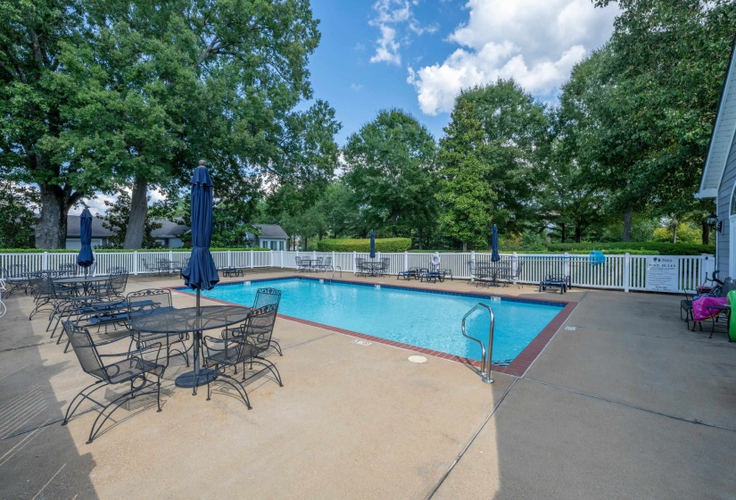 1097 OAK TIMBER CIR, Collierville, Tennessee 38017, 2 Bedroom Bedrooms, 6 Room Rooms,2 BathroomBathrooms,Residential,For Sale,OAK TIMBER,0,10229679