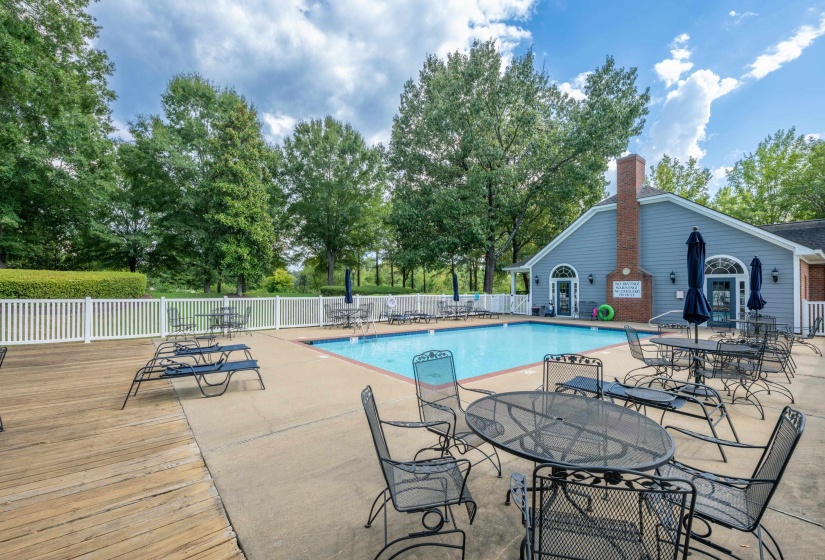 1097 OAK TIMBER CIR, Collierville, Tennessee 38017, 2 Bedroom Bedrooms, 6 Room Rooms,2 BathroomBathrooms,Residential,For Sale,OAK TIMBER,0,10229679