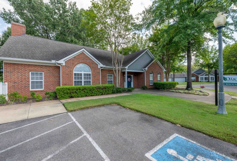 1097 OAK TIMBER CIR, Collierville, Tennessee 38017, 2 Bedroom Bedrooms, 6 Room Rooms,2 BathroomBathrooms,Residential,For Sale,OAK TIMBER,0,10229679