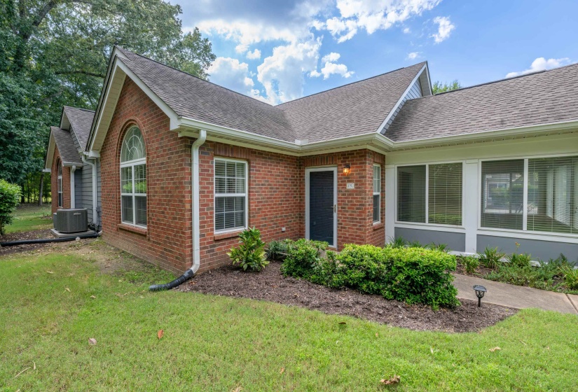 1097 OAK TIMBER CIR, Collierville, Tennessee 38017, 2 Bedroom Bedrooms, 6 Room Rooms,2 BathroomBathrooms,Residential,For Sale,OAK TIMBER,0,10229679