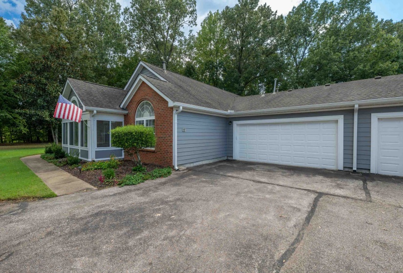 1097 OAK TIMBER CIR, Collierville, Tennessee 38017, 2 Bedroom Bedrooms, 6 Room Rooms,2 BathroomBathrooms,Residential,For Sale,OAK TIMBER,0,10229679