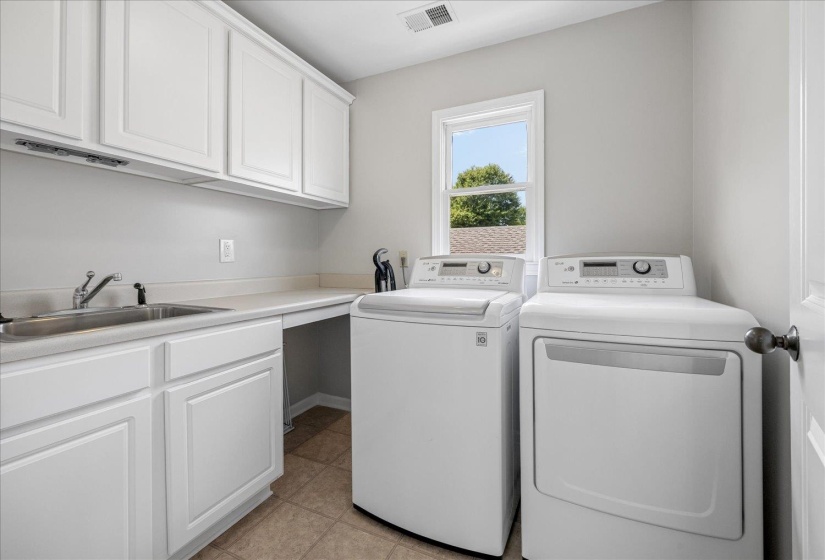 343 JAFFREY AVE, Collierville, Tennessee 38017, 3 Bedroom Bedrooms, 9 Room Rooms,2.1 BathroomBathrooms,Residential,For Sale,JAFFREY,0,10229681