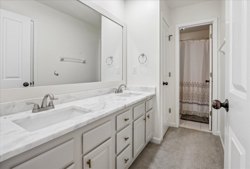 343 JAFFREY AVE, Collierville, Tennessee 38017, 3 Bedroom Bedrooms, 9 Room Rooms,2.1 BathroomBathrooms,Residential,For Sale,JAFFREY,0,10229681