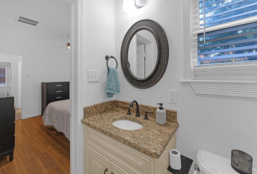 454 CENTER ST, Collierville, Tennessee 38017, 2 Bedroom Bedrooms, 6 Room Rooms,2 BathroomBathrooms,Residential,For Sale,CENTER,0,10229682
