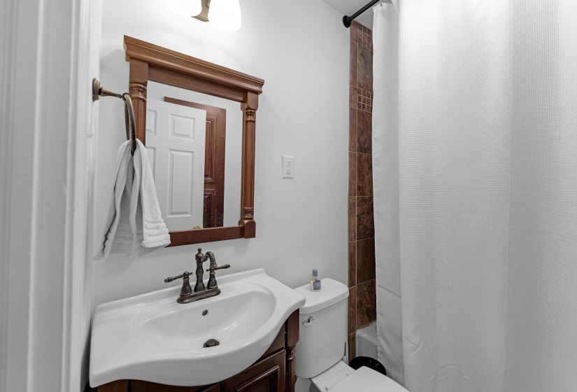 454 CENTER ST, Collierville, Tennessee 38017, 2 Bedroom Bedrooms, 6 Room Rooms,2 BathroomBathrooms,Residential,For Sale,CENTER,0,10229682