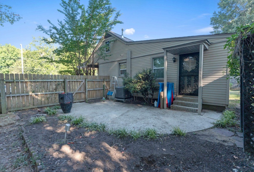 454 CENTER ST, Collierville, Tennessee 38017, 2 Bedroom Bedrooms, 6 Room Rooms,2 BathroomBathrooms,Residential,For Sale,CENTER,0,10229682