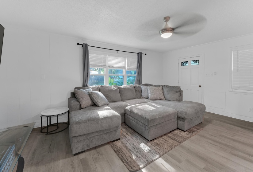 454 CENTER ST, Collierville, Tennessee 38017, 2 Bedroom Bedrooms, 6 Room Rooms,2 BathroomBathrooms,Residential,For Sale,CENTER,0,10229682