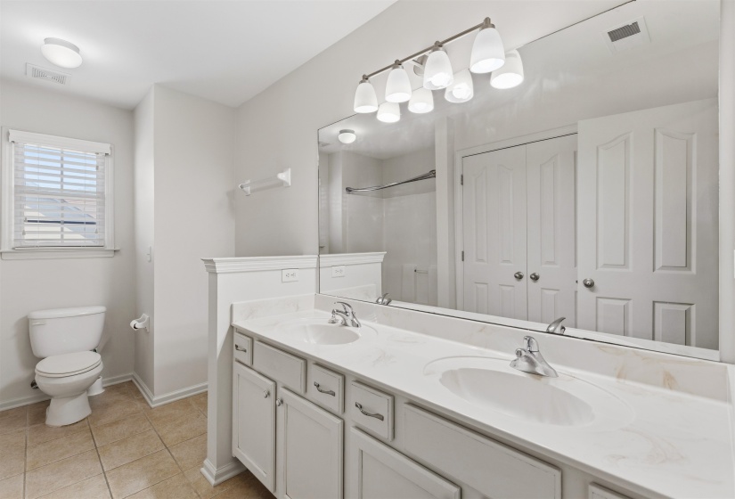 160 SYLBEN CV, Memphis, Tennessee 38120, 3 Bedroom Bedrooms, 7 Room Rooms,2.1 BathroomBathrooms,Residential,For Sale,SYLBEN,0,10229687