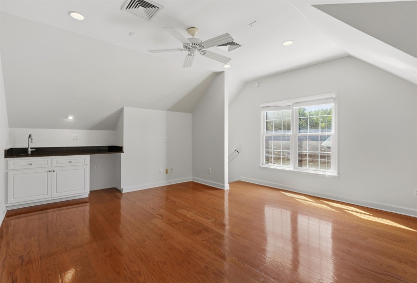 160 SYLBEN CV, Memphis, Tennessee 38120, 3 Bedroom Bedrooms, 7 Room Rooms,2.1 BathroomBathrooms,Residential,For Sale,SYLBEN,0,10229687
