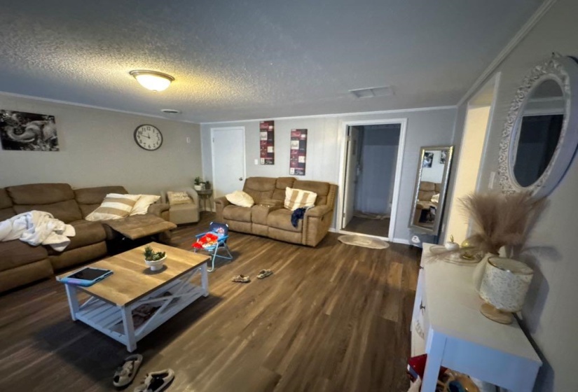 1536 COLONIAL RD, Memphis, Tennessee 38117, 3 Bedroom Bedrooms, 7 Room Rooms,2 BathroomBathrooms,Residential,For Sale,COLONIAL,0,10229688