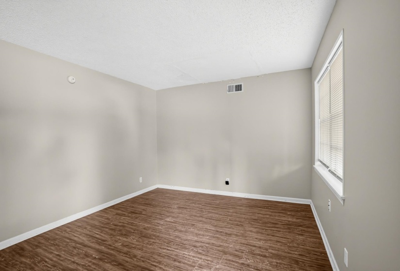175 HORSE SHOE CV, Memphis, Tennessee 38109, 4 Bedroom Bedrooms, 8 Room Rooms,2 BathroomBathrooms,Residential,For Sale,HORSE SHOE,0,10229689