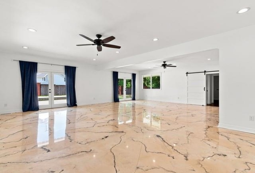 180 WARING RD, Memphis, Tennessee 38117, 4 Bedroom Bedrooms, 9 Room Rooms,5.1 BathroomBathrooms,Residential,For Sale,WARING,0,10229697