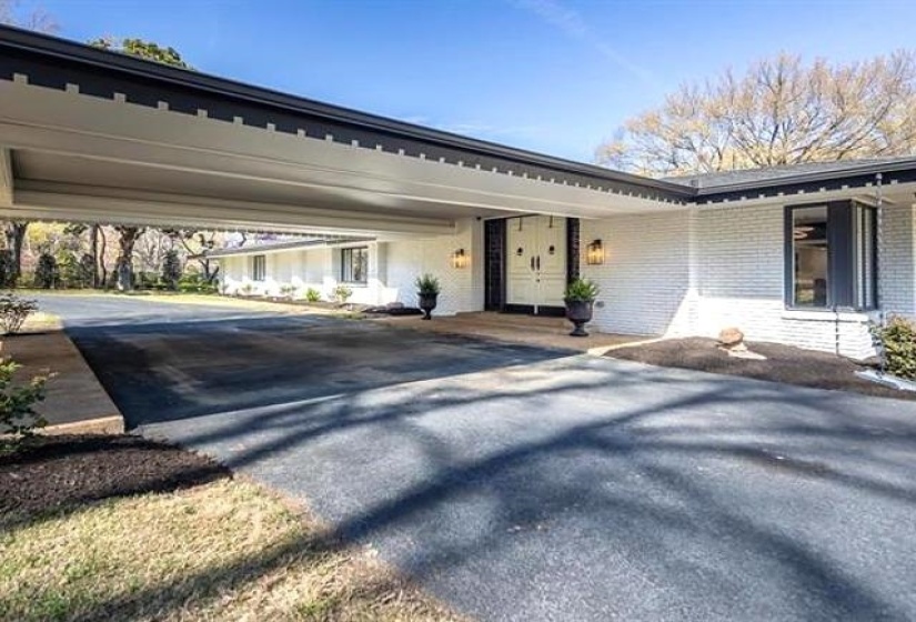 180 WARING RD, Memphis, Tennessee 38117, 4 Bedroom Bedrooms, 9 Room Rooms,5.1 BathroomBathrooms,Residential,For Sale,WARING,0,10229697