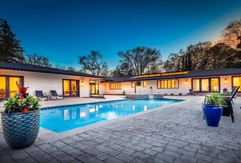 180 WARING RD, Memphis, Tennessee 38117, 4 Bedroom Bedrooms, 9 Room Rooms,5.1 BathroomBathrooms,Residential,For Sale,WARING,0,10229697