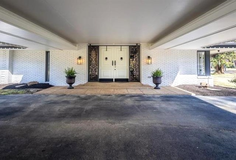 180 WARING RD, Memphis, Tennessee 38117, 4 Bedroom Bedrooms, 9 Room Rooms,5.1 BathroomBathrooms,Residential,For Sale,WARING,0,10229697