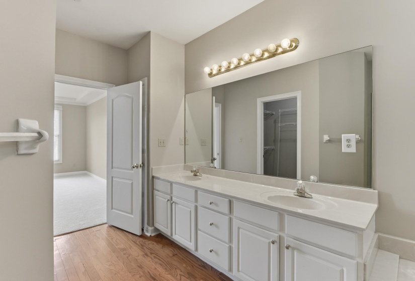 219 NORTHCROSS PL, Collierville, Tennessee 38017, 4 Bedroom Bedrooms, 9 Room Rooms,3.1 BathroomBathrooms,Residential,For Sale,NORTHCROSS,0,10229699