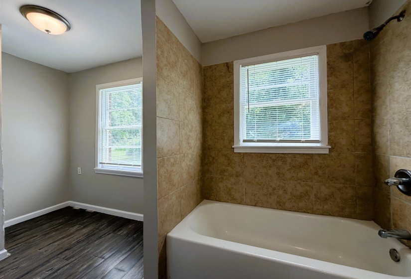 432 PEEBLES AVE, Memphis, Tennessee 38109, 3 Bedroom Bedrooms, 7 Room Rooms,1 BathroomBathrooms,Rental Properties,For Sale,PEEBLES,0,10229721