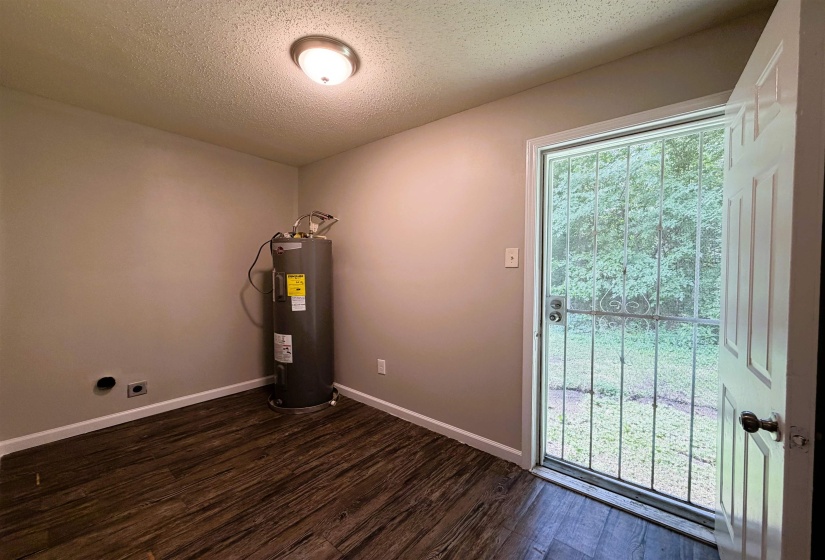 432 PEEBLES AVE, Memphis, Tennessee 38109, 3 Bedroom Bedrooms, 7 Room Rooms,1 BathroomBathrooms,Rental Properties,For Sale,PEEBLES,0,10229721