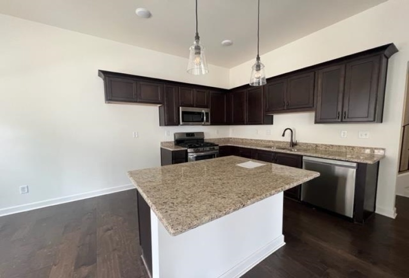 8373 EVERLY MEADOWS DR, Memphis, Tennessee 38125, 4 Bedroom Bedrooms, 4 Room Rooms,3 BathroomBathrooms,Rental Properties,For Sale,EVERLY MEADOWS,0,10229739