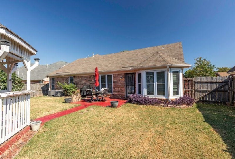 4397 BRADFORD DR, Horn Lake, Mississippi 38637, 3 Bedroom Bedrooms, 7 Room Rooms,2 BathroomBathrooms,Residential,For Sale,BRADFORD,0,10229712