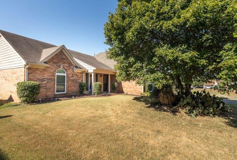 4397 BRADFORD DR, Horn Lake, Mississippi 38637, 3 Bedroom Bedrooms, 7 Room Rooms,2 BathroomBathrooms,Residential,For Sale,BRADFORD,0,10229712