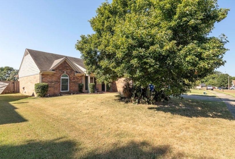 4397 BRADFORD DR, Horn Lake, Mississippi 38637, 3 Bedroom Bedrooms, 7 Room Rooms,2 BathroomBathrooms,Residential,For Sale,BRADFORD,0,10229712